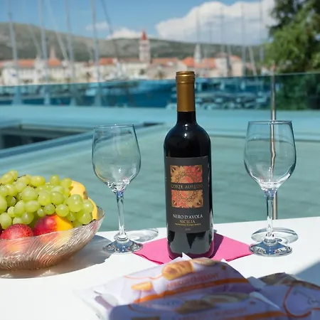 Guest house Azzurro Luxury Trogir
