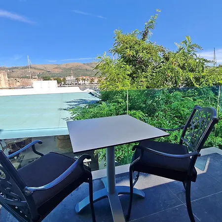 Azzurro Luxury 4*