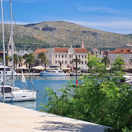 Azzurro Luxury 4*