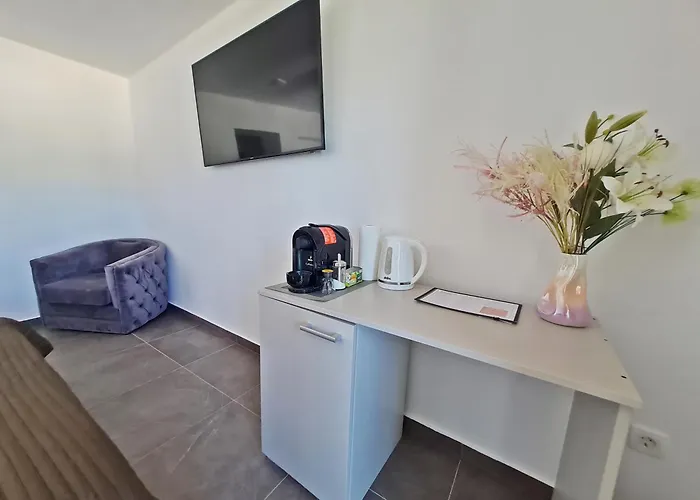 בית הארחה Azzurro Luxury טרוגיר
