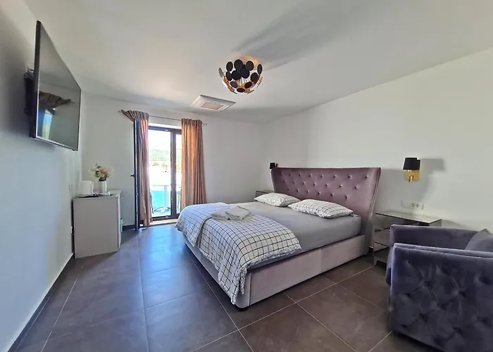 Azzurro Luxury טרוגיר