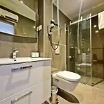 Azzurro Luxury Affittacamere 4*
