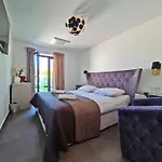 Affittacamere Azzurro Luxury 4*
