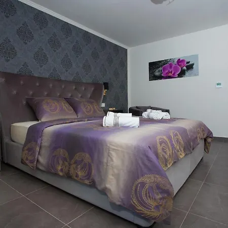Azzurro Luxury 4*